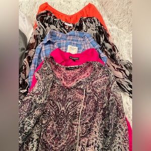 Women’s size M shirt bundle (10 shirts included)